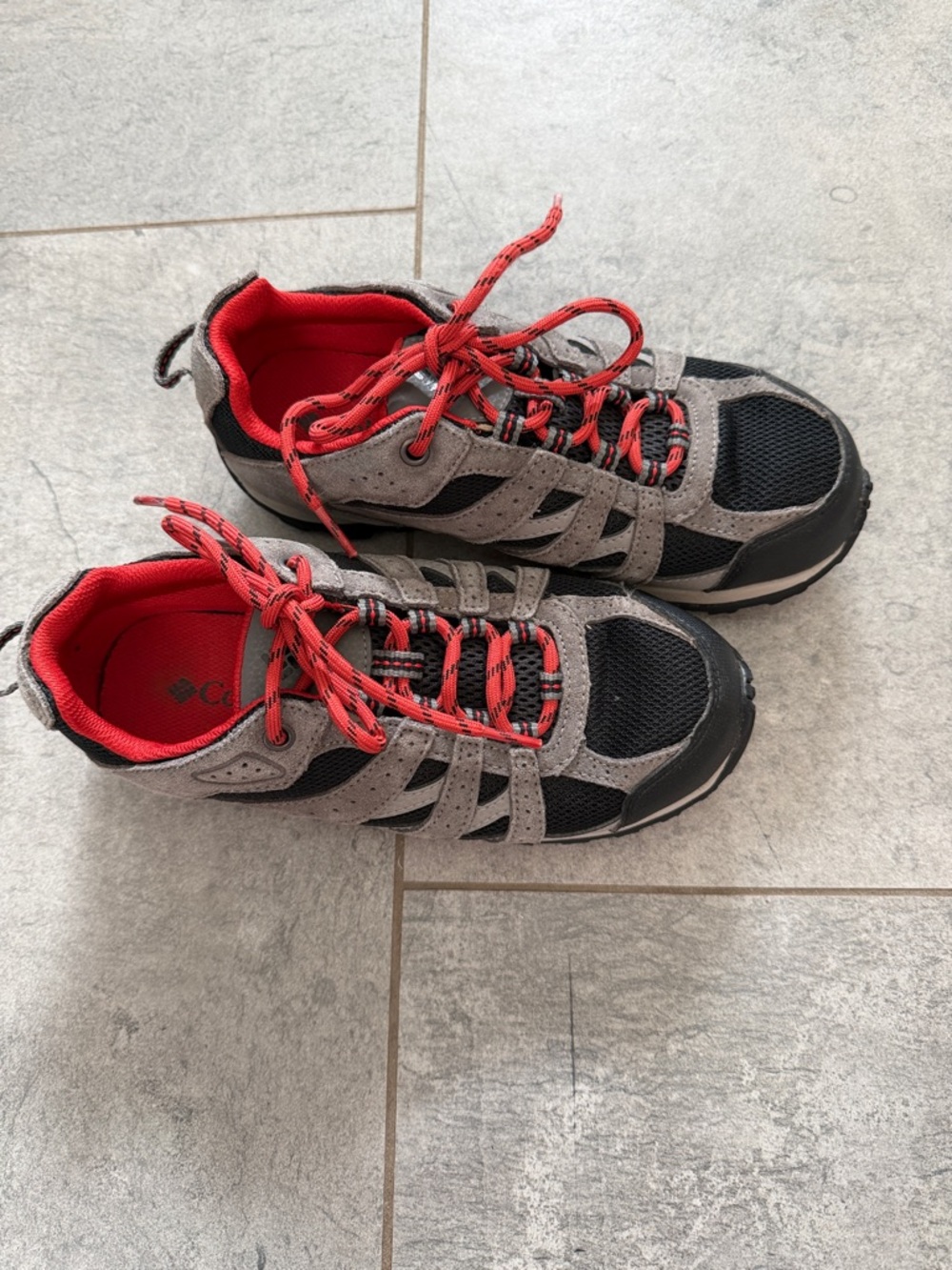Columbia Kids Grey and Red Lace-Up Trail Sneakers